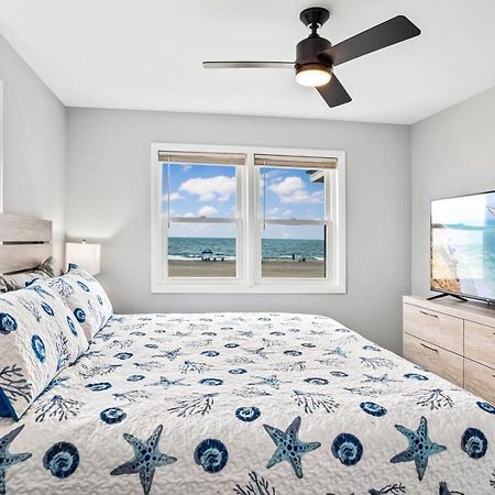 Ocean Daze - Sleeps 22, Direct Oceanfront, Renovated May 2022 Villa Холдън Бийч Екстериор снимка